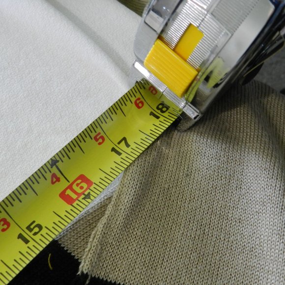 Foreign Exchange oversize black and tan sweater - Picture 8 of 8